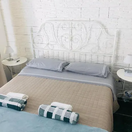 Zi' Mari' - Via Roma 3*