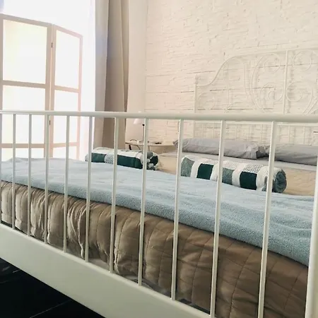 בית הארחה Zi' Mari' - Via Roma פולינאנו א מארה